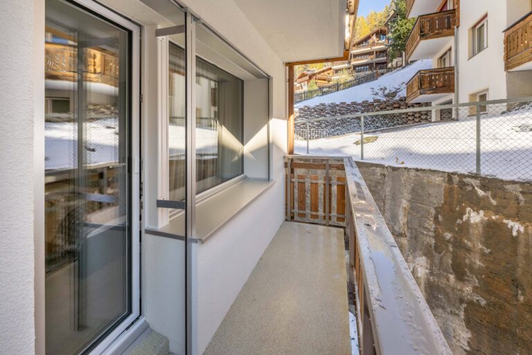 inspringplaceszermatt_luxury_apartment_Zermatt_Haus_Roc_Matterhorn_Balkon2