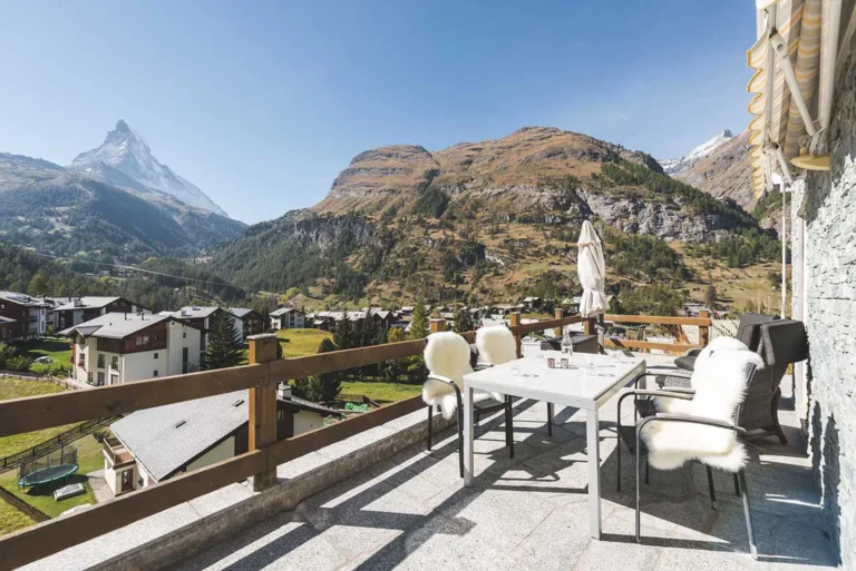 Alpharmonie-Parterre-Apartment-Ferienunterkunft-mieten-Zermatt-winkelmatten-chalet-urlaub-06