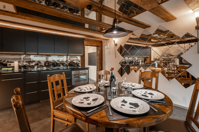 inspringplaceszermatt_apartment_Zermatt_Walliserkanne_Matterhorn_citycenter_apartment_modern_dining