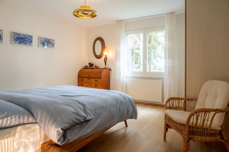 inspringplaceszermatt_family_apartment_Zermatt_Matterhorn_balcony_Chez_Domi&Michou_bedroom