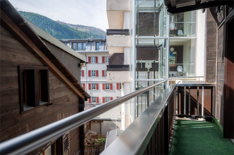 Chalet_Chrumm_Zermatt Apartment_Balkon_Aussicht_FEWO