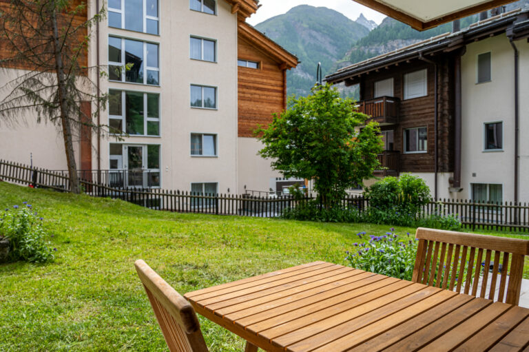 Chalet_Tidu_Haus-Melezes_Zermatt_Winter_Skl_Sommer_Berge_Garten