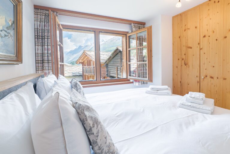 Chalet-Ulysee-Zermatt-Skichalet-Winter-Sommer-Wohnunng-Schalfzimmer