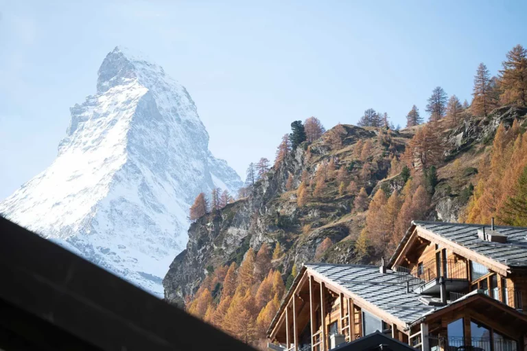 Inspiring-Places-Zermatt-grosse-Luxus-Ferienwohnung-Matterhorn-Aussicht-57