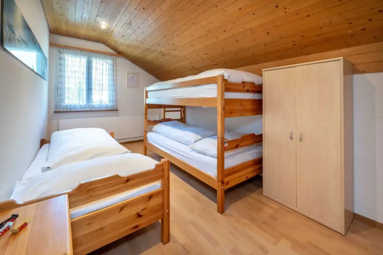 Kinderzimmer mit Etagenbett im Apartment Cervin in Zermatt