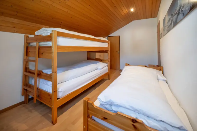 Kinderzimmer mit Etagenbett im Apartment Cervin in Zermatt
