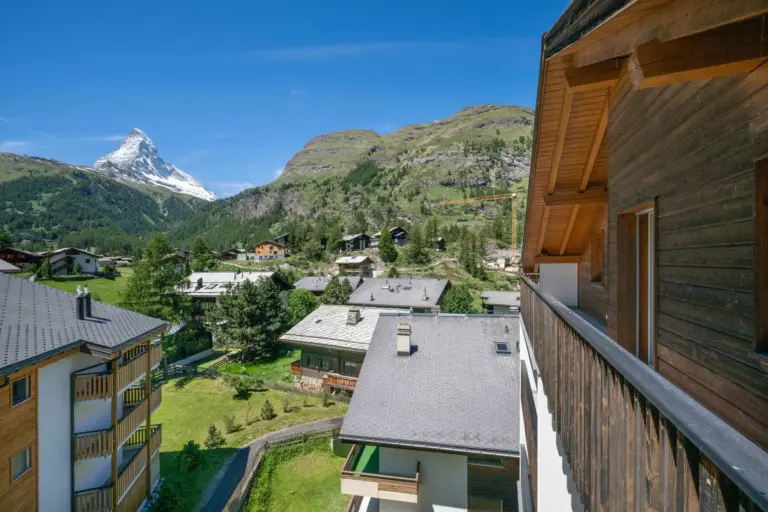 Aussicht vom Balkon des Apartment Cervin auf das Matterhorn