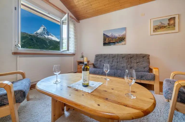Gemütliches Wohnzimmer im Apartment Cervin in Zermatt