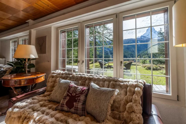 living room with great view to matterhorn