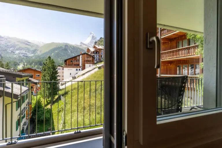 haus-attila-wohnung-attika-zermatt-view-vacation-apartment-booking-04