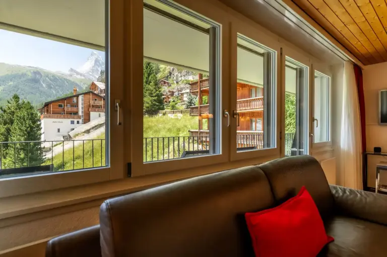 haus-attila-wohnung-attika-zermatt-view-vacation-apartment-booking-05