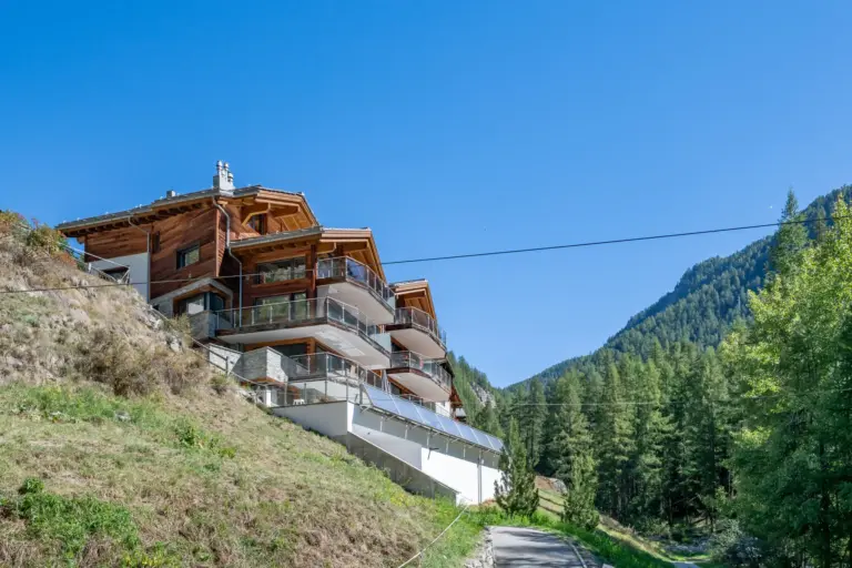 haus-hiltl-zermatt-aussenansicht