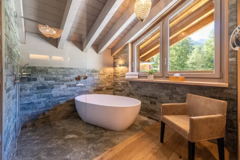 haus-hiltl-zermatt-badezimmer-badewanne