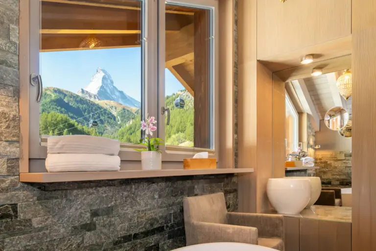haus-hiltl-zermatt-badezimmer-bergblick