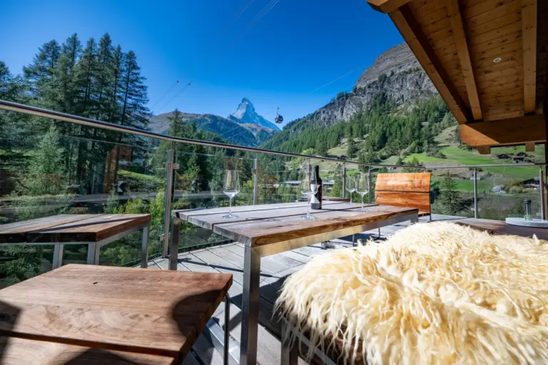haus-hiltl-zermatt-balkon-bergblick