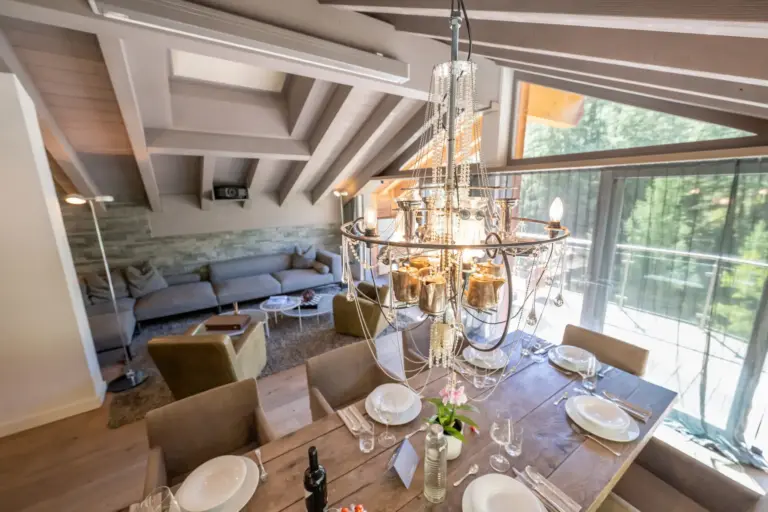 haus-hiltl-zermatt-esszimmer-panoramafenster