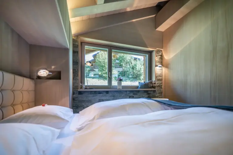 haus-hiltl-zermatt-schlafzimmer-holzdesign