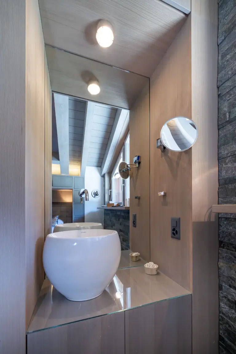 haus-hiltl-zermatt-waschbereich