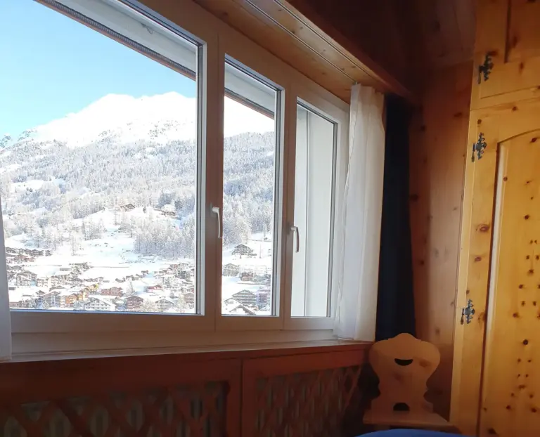 haus-viktoria-apartment-a-schlafzimmer-fensterblick