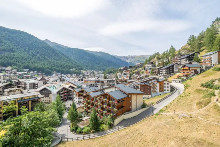 Außenansicht der Ferienwohnung im Haus Zayetta in Zermatt