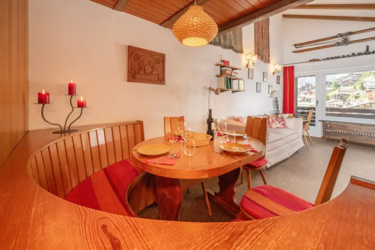 Offener Wohn und Essbereich der Ferienwohnung im Haus Zayetta