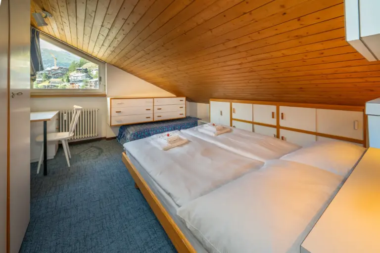 Schlafbereich im Dachgeschoss der Ferienwohnung im Haus Zayetta