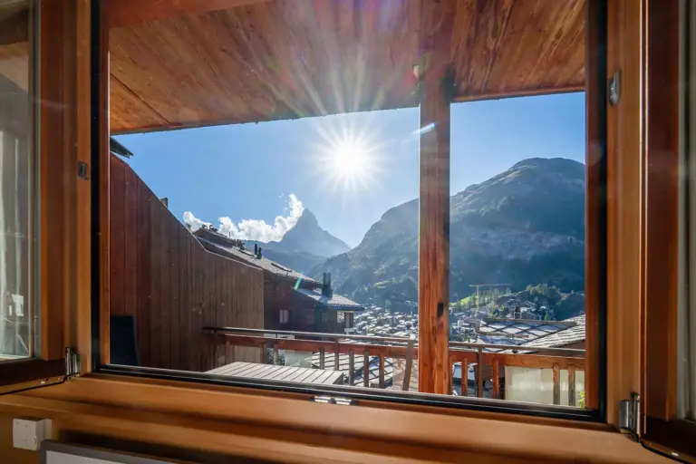 oberhausern-1-zermatt-aussicht-fenster-bergblick