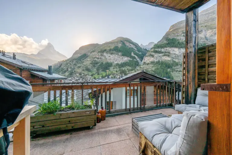 oberhausern-1-zermatt-balkon-bergblick