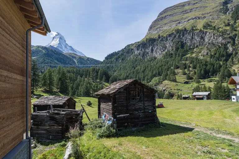 pizzo-fiamma-wanderurlaub-zermatt-alpen-berghuette-mieten-01