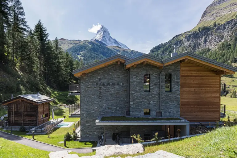 pizzo-fiamma-wanderurlaub-zermatt-alpen-berghuette-mieten-03