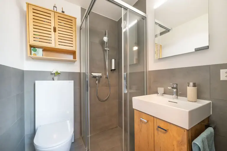 st-martin-dachgeschoss-apartment-zermatt-matterhorn-badezimmer-modern