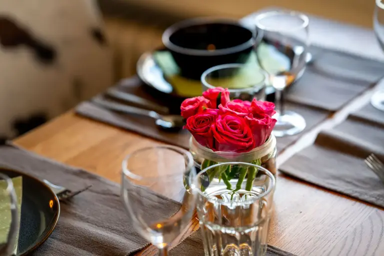 st-martin-dachgeschoss-apartment-zermatt-matterhorn-essbereich-modern