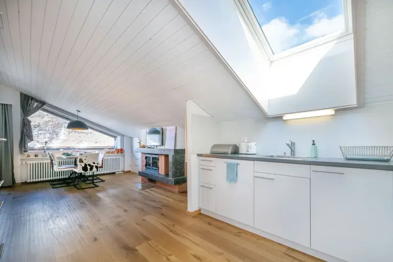 st-martin-dachgeschoss-apartment-zermatt-matterhorn-kueche-modern-ausgestattet.