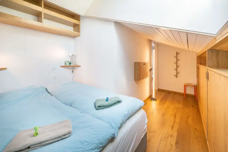 st-martin-dachgeschoss-apartment-zermatt-matterhorn-schlafzimmer-modern