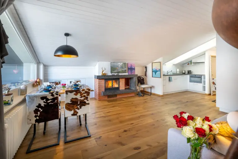st-martin-dachgeschoss-apartment-zermatt-matterhorn-wohnzimmer-hell-modern
