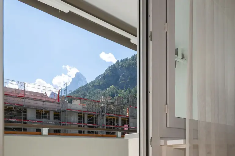 victoria-b1-zermatt-balkon-bergblick