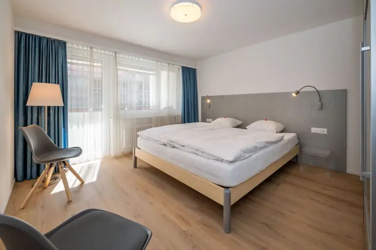 victoria-b1-zermatt-schlafzimmer-doppelbett