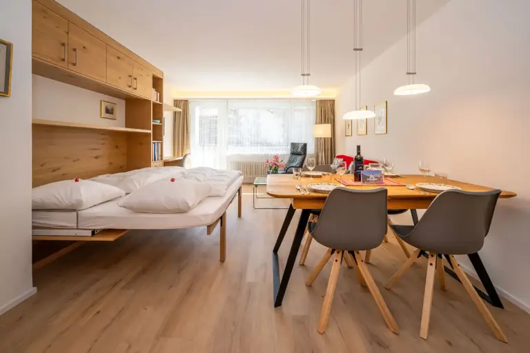 victoria-b1-zermatt-wohnraum-essbereich