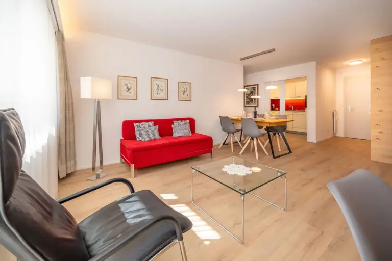 victoria-b1-zermatt-wohnzimmer-essbereich