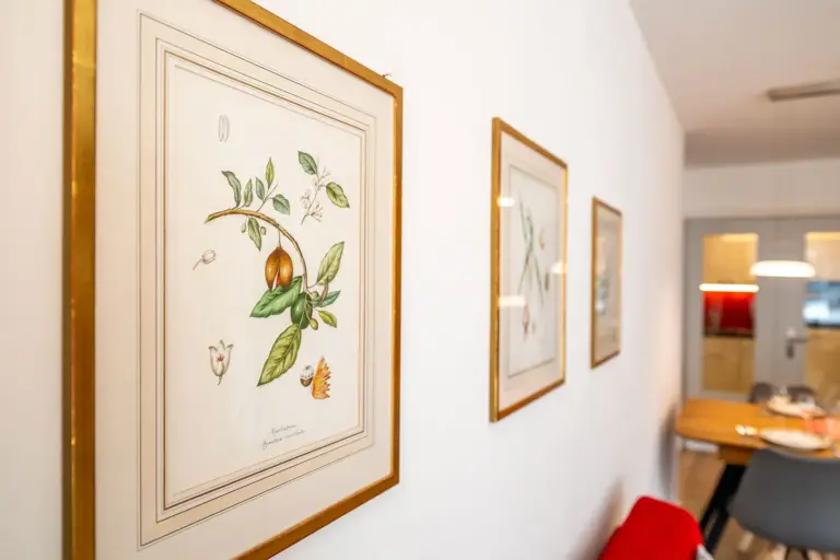 victoria-b1-zermatt-wohnzimmer-kunst