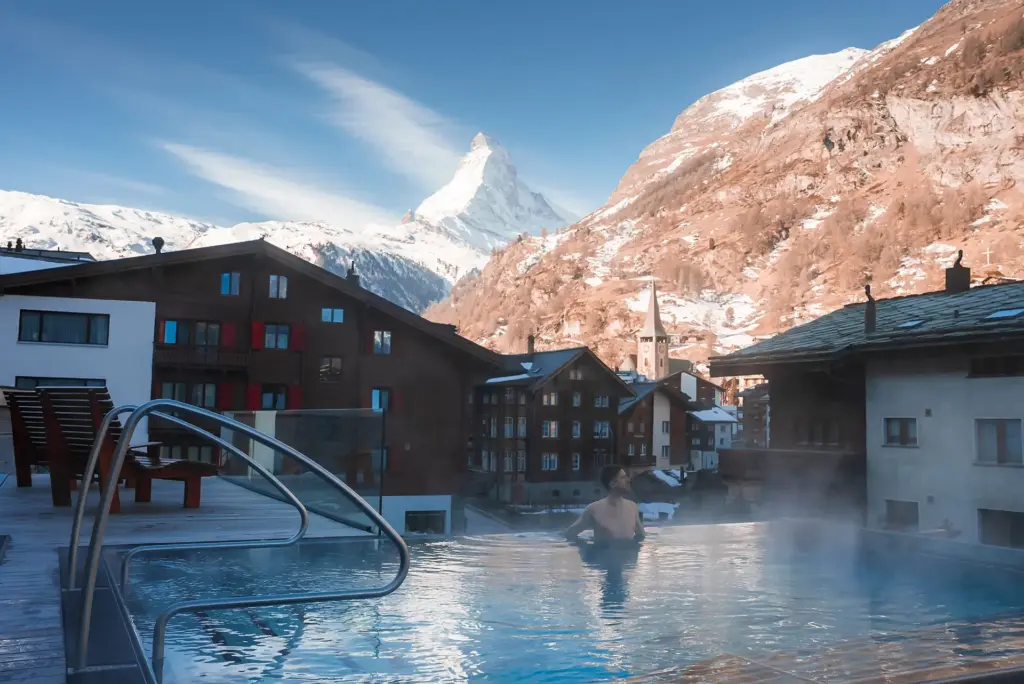 wellness zermatt infinity pool matterhorn